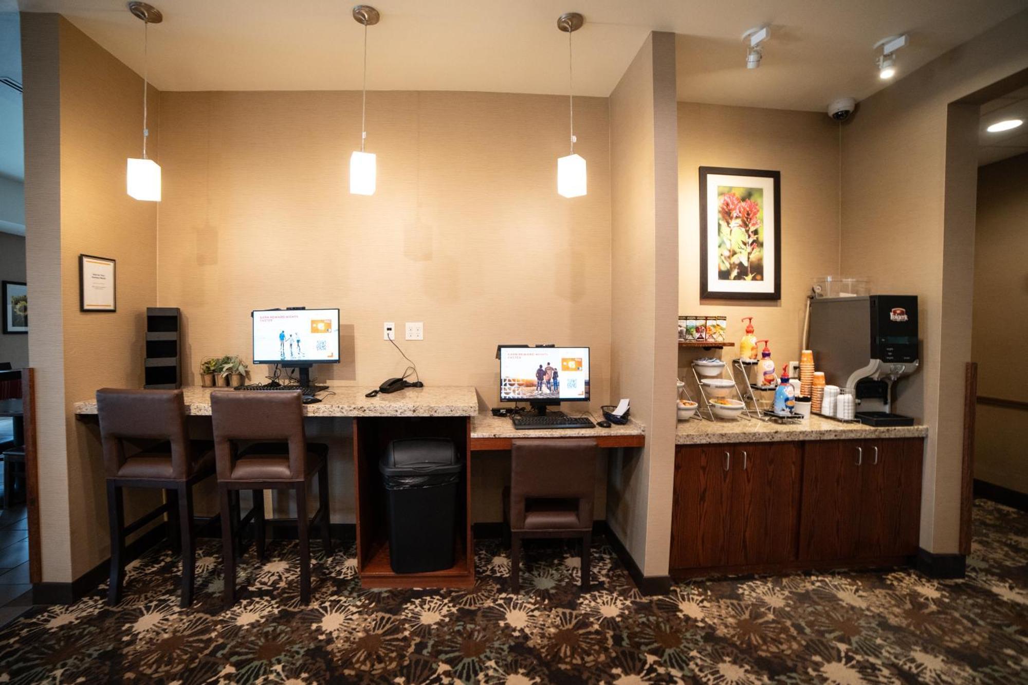 Comfort Suites University Brookings Luaran gambar
