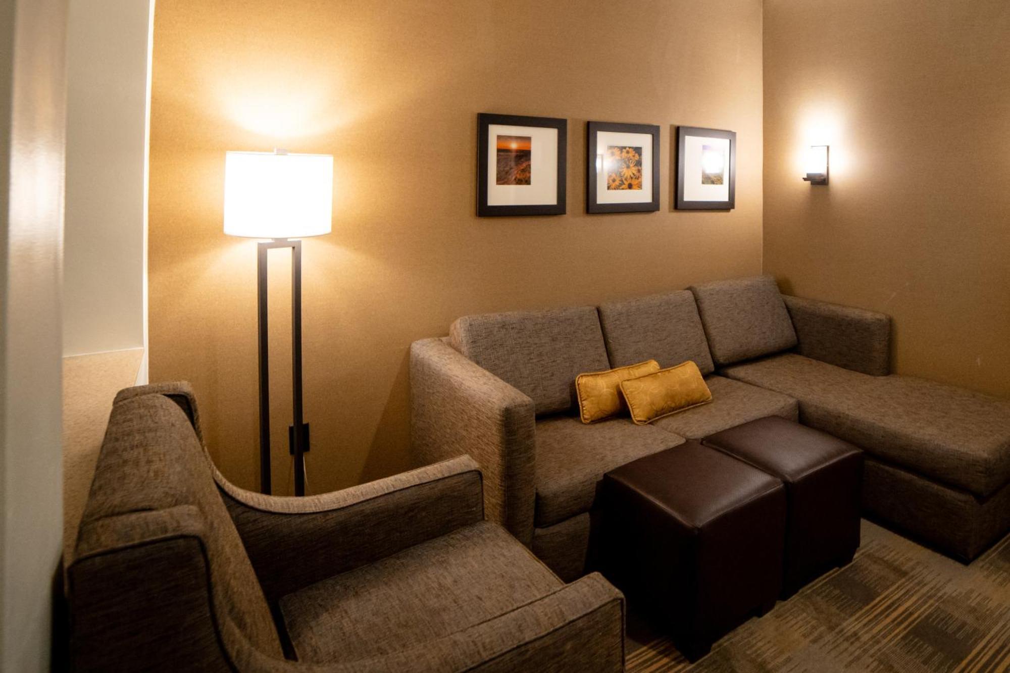 Comfort Suites University Brookings Luaran gambar